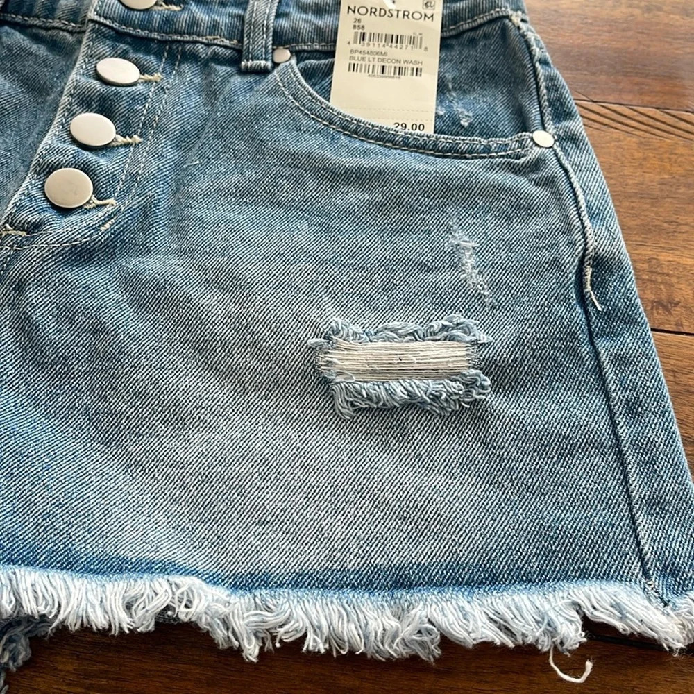 NWT BP Shorts Blue Denim High Rise Distressed Raw Fringe Hem Size 26 Button Fly - Picture 3 of 11